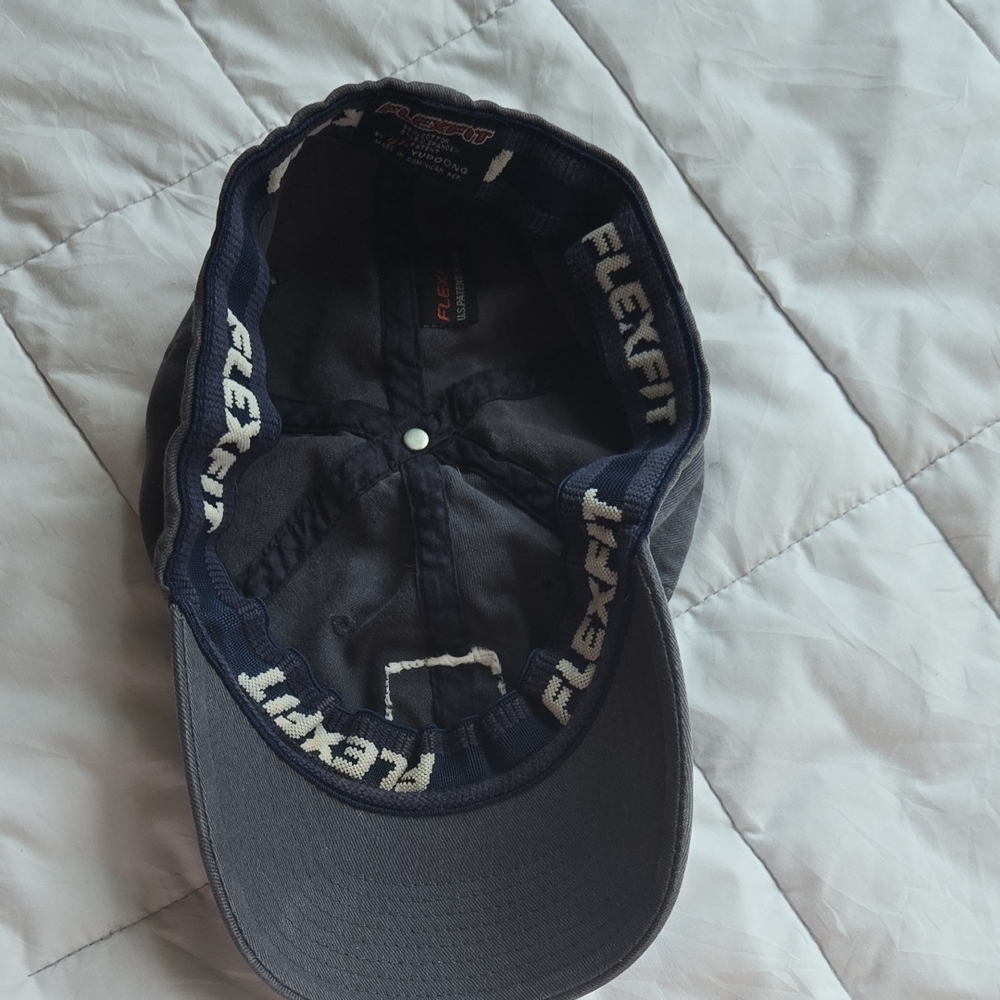 Flexfit Gray Cap with FOX  Logo - Picture 7 of 7
